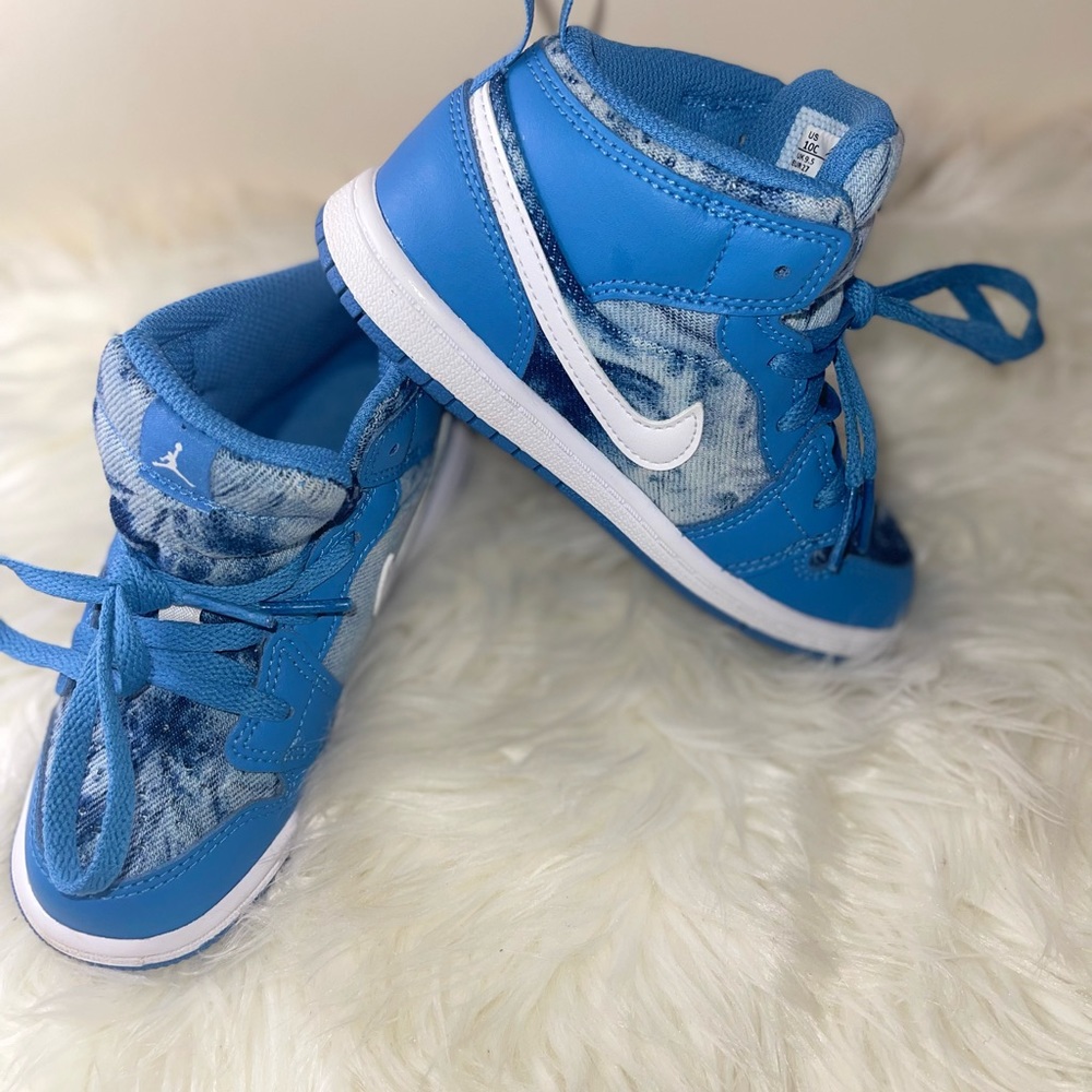 Gently worn Air Jordan 1 Mid “Dutch Blue Denim”